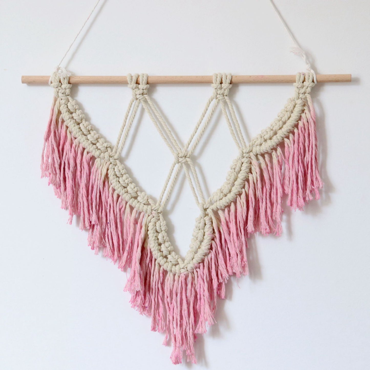 W. Boho Style Macrame Wall Hanging Decor